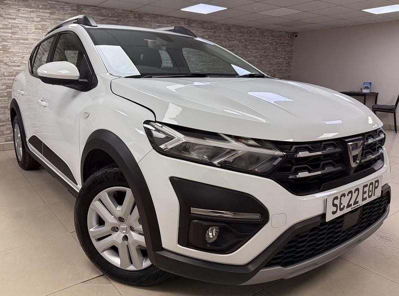 White Used 2022 Dacia Sandero Comfort Hatchback | £8,995 (Good price) - Image 1/4