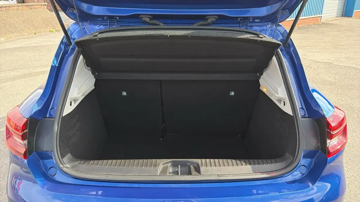 Used Renault Clio Iconic 90 HP (66 kW) 2021 Blue Hatchback