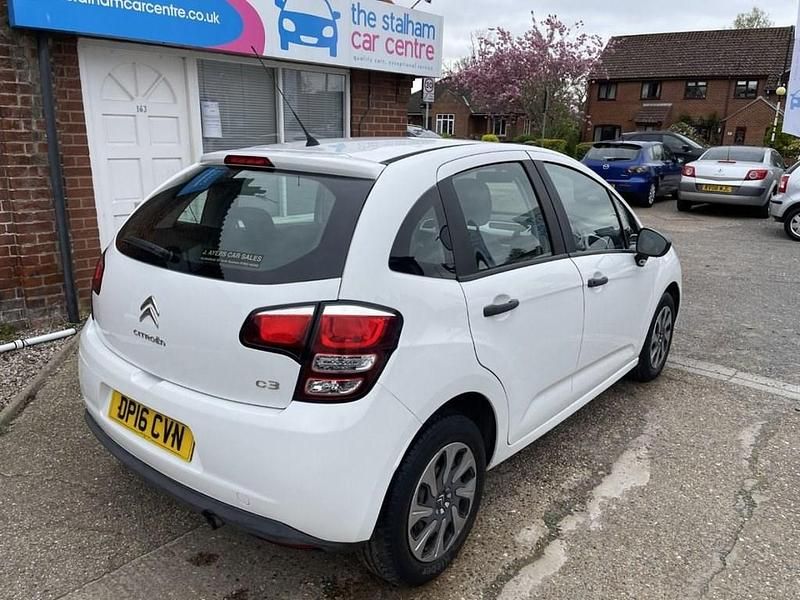 Used Citroën C3 PureTech 68 HP (50 kW) 2016 White Hatchback
