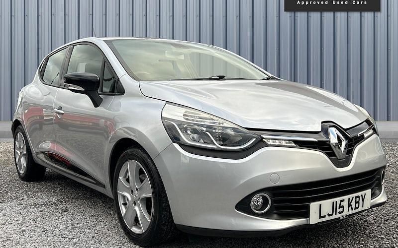 Used Renault Clio IV Dynamique 90 HP (66 kW) 2015 Silver Hatchback