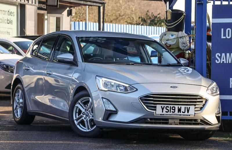 Silver Used 2019 Ford Focus Zetec Hatchback | £7,991 (Good price) - Image 1/4