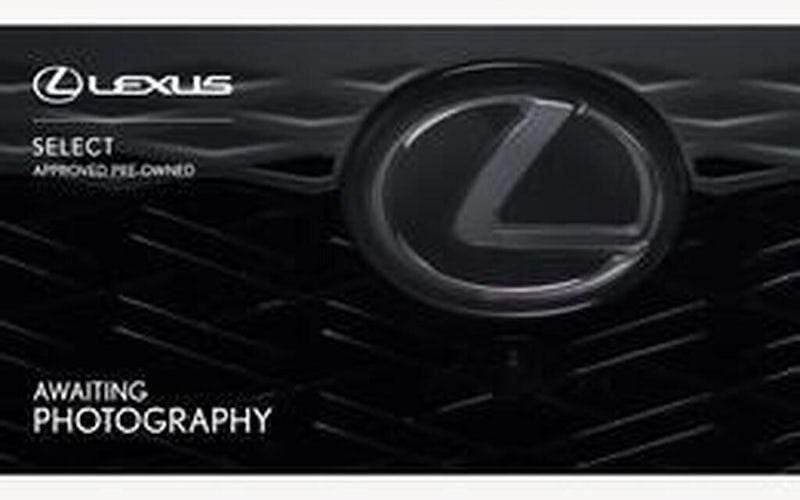 Usado Lexus LBX 136 HP (100 kW) 2025 SUV