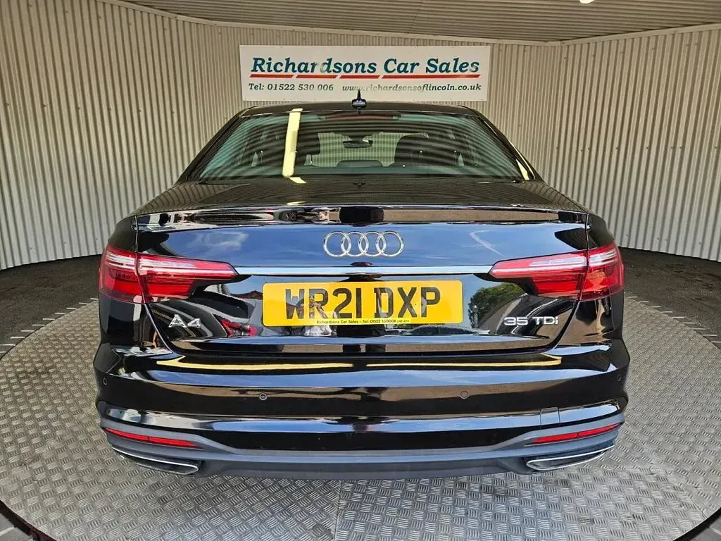 Used Audi A4 Comfort 163 HP (119 kW) 2021 Black Sedan