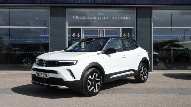 White Used 2022 Vauxhall Mokka Elite SUV | £15,950 (Fair price) - Image 1/3