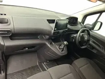 Used Peugeot Partner Premium 131 HP (96 kW) 2023 White MPV