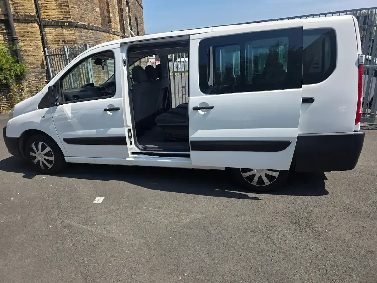 Used Citroën Dispatch 160 HP (117 kW) 2015 White MPV