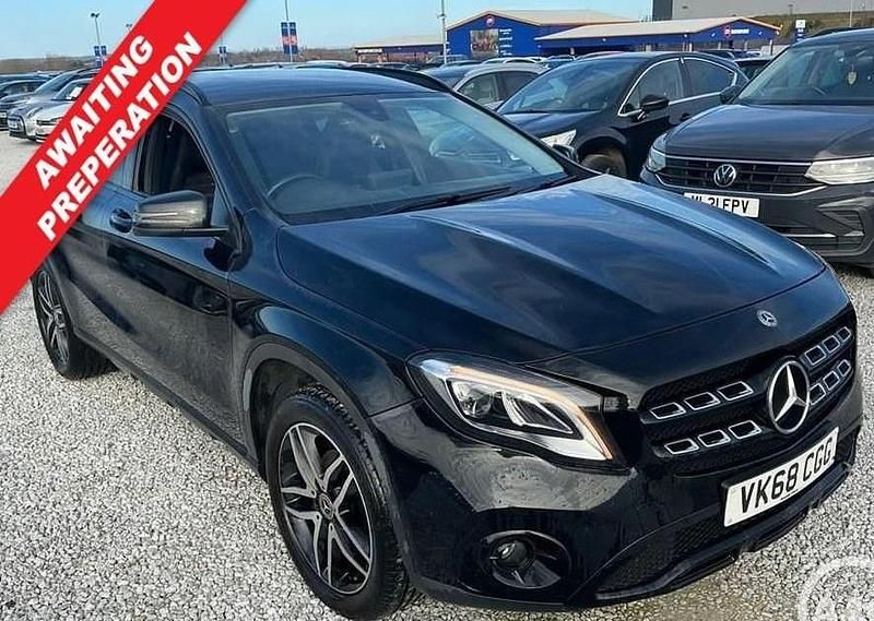Used Mercedes GLA180 Urban 122 HP (89 kW) 2018 Black SUV