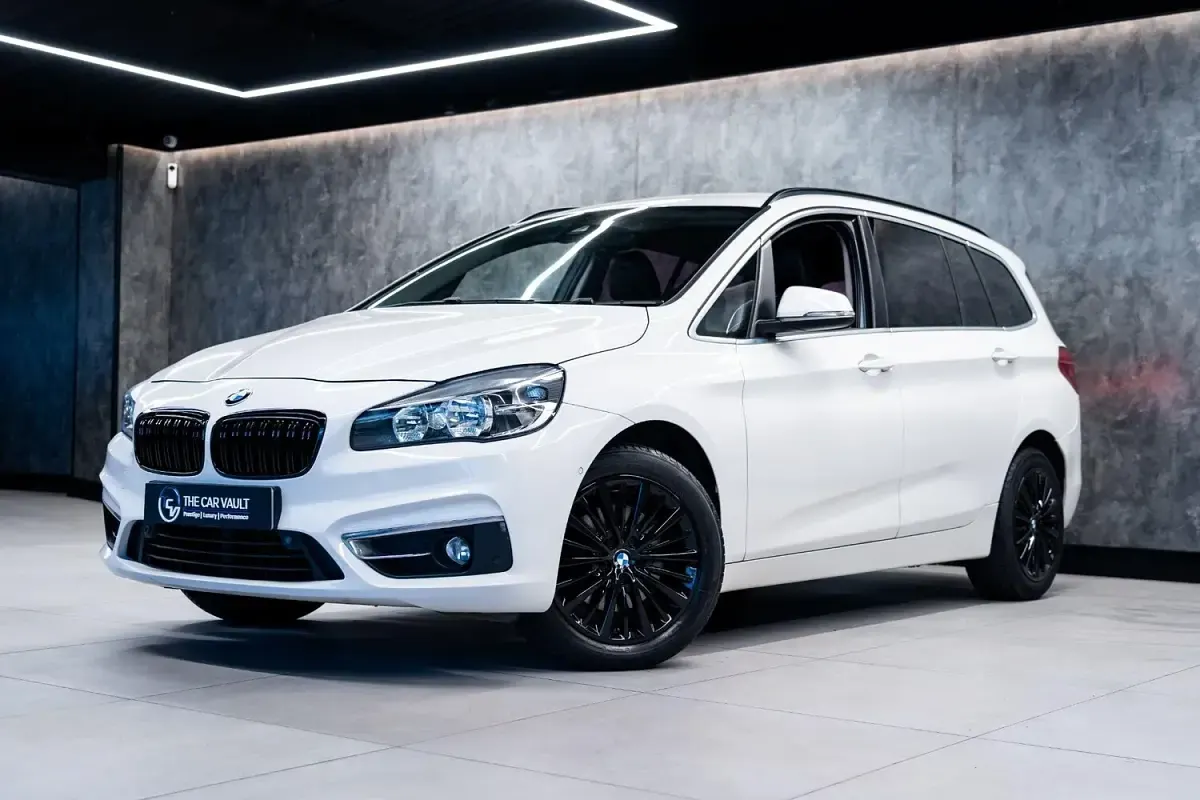 Used BMW 218 Luxury Line 2015 White Estate