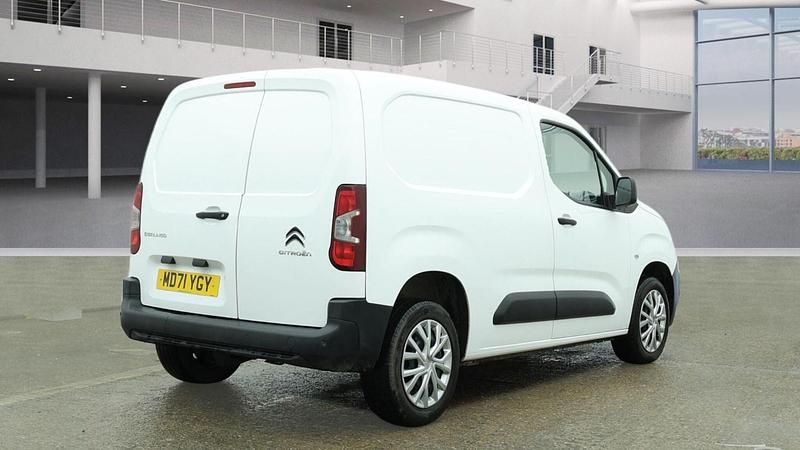 Used Citroën Berlingo PureTech 110 HP (80 kW) 2022 White MPV