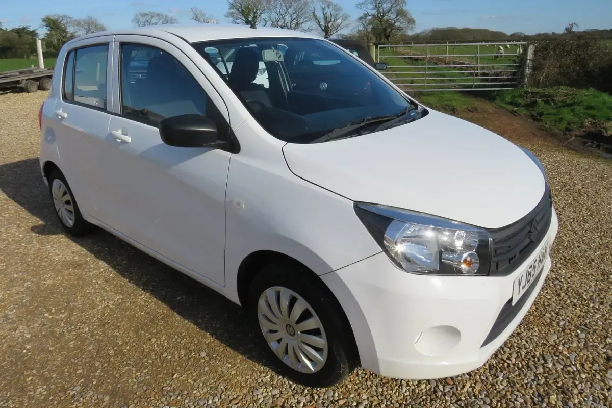 Used Suzuki Celerio 68 HP (50 kW) 2016 White Hatchback