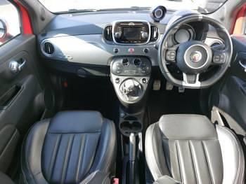 Begagnad Abarth 595 70th Anniversary 165 HK (121 kW) 2019 Röd Halvkombi