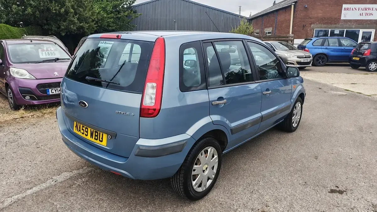 Used Ford Fusion Style 80 HP (58 kW) 2009 Blue Hatchback