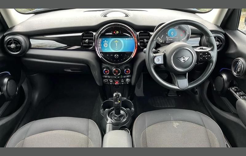 Usado Mini Cooper Classic 134 HP (98 kW) 2024 Azul Citadino