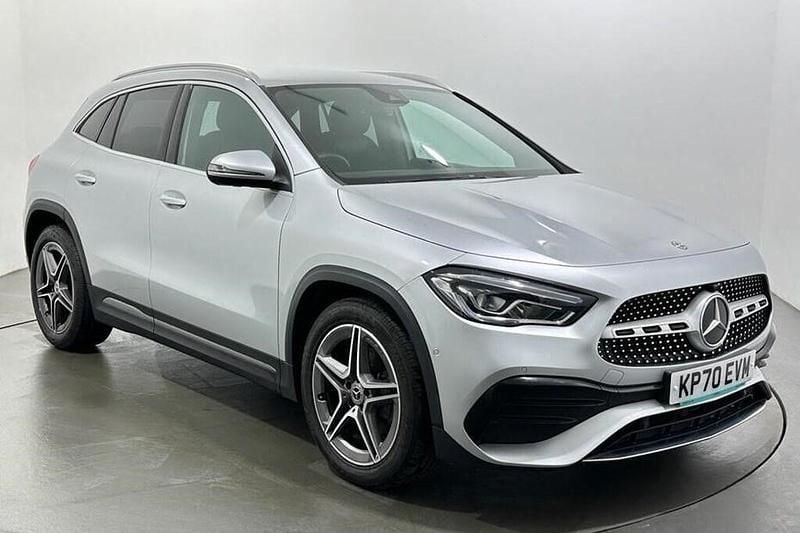 Used Mercedes GLA200 Executive 163 HP (119 kW) 2020 Silver SUV