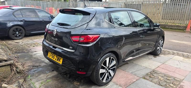 Used Renault Clio IV Dynamique 2016 Black Hatchback