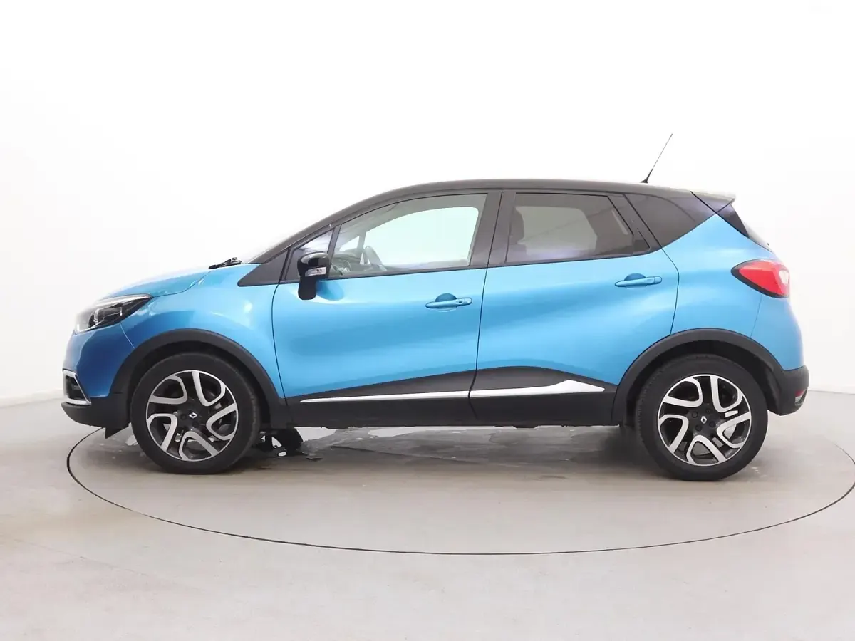 Used Renault Captur Dynamique 90 HP (66 kW) 2014 Blue/black SUV