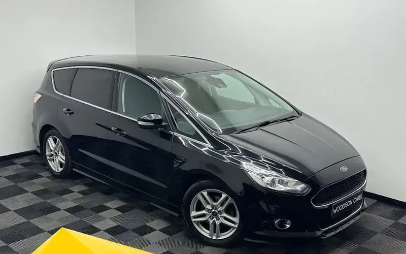 Begagnad Ford S-MAX Sport 180 HK (132 kW) 2017 Minibuss