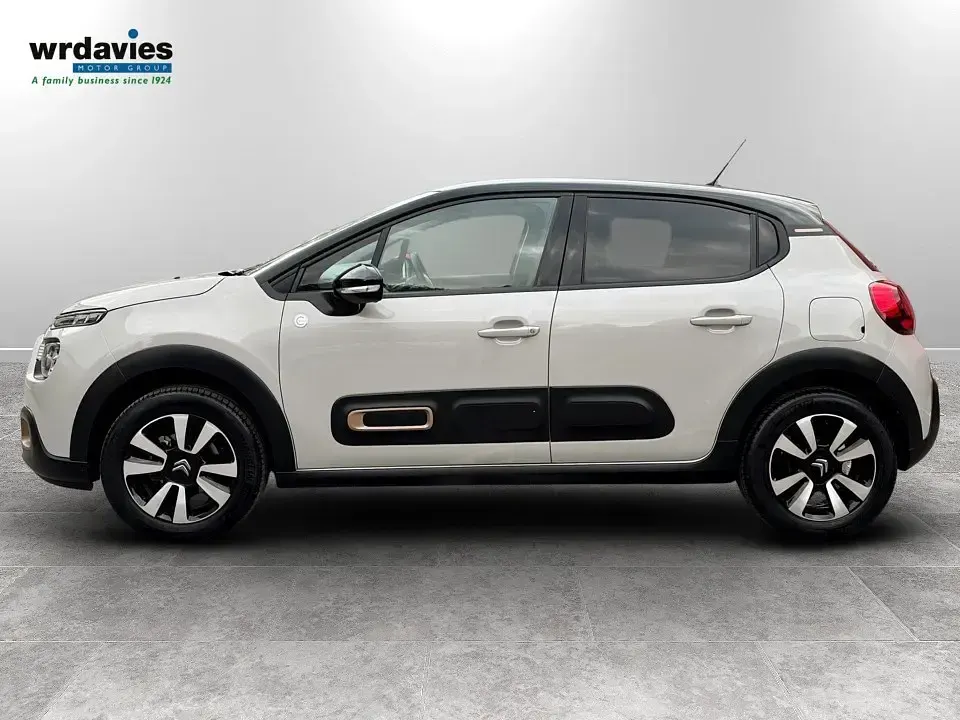 Używany Citroën C3 PureTech 82 KM (60 kW) 2023 Beżowy Hatchback