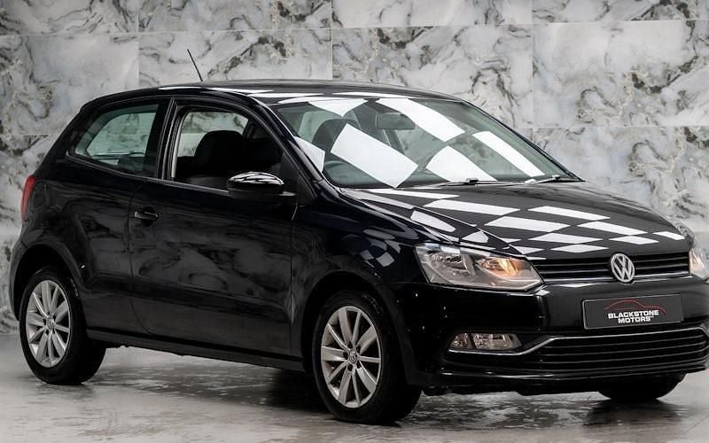 Black Used 2015 VW Polo SE Hatchback | £4,789 (Good price) - Image 1/4