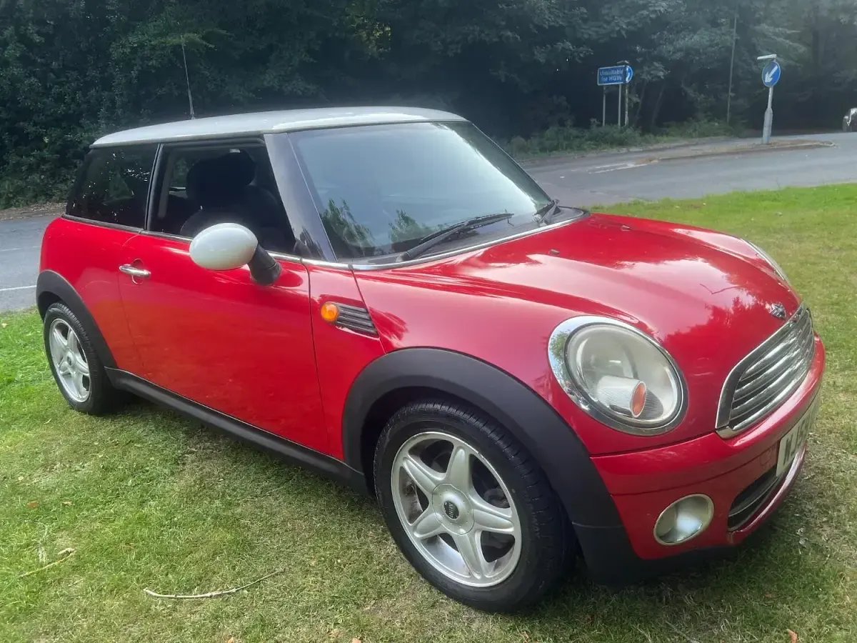 Used Mini Cooper D Hatch 110 HP (80 kW) 2009 Red Hatchback