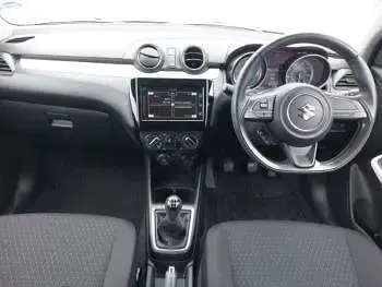 Usado Suzuki Swift SZ-T 90 HP (66 kW) 2020 Vermelho Citadino