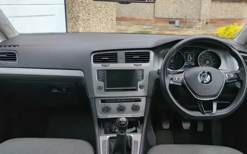 Second-hand VW Golf VII SE 150 CP (110 kW) 2016 Gri Break