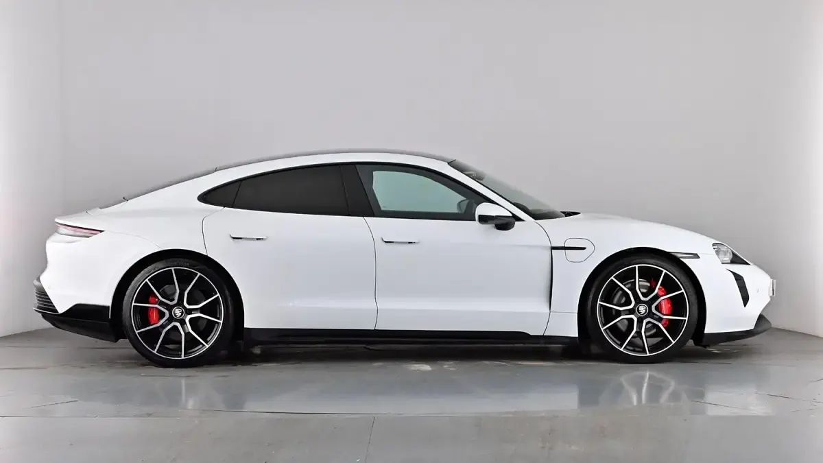 Used Porsche Taycan Performance Package 419 kW (571 HP) 2022 Carerra white Sedan