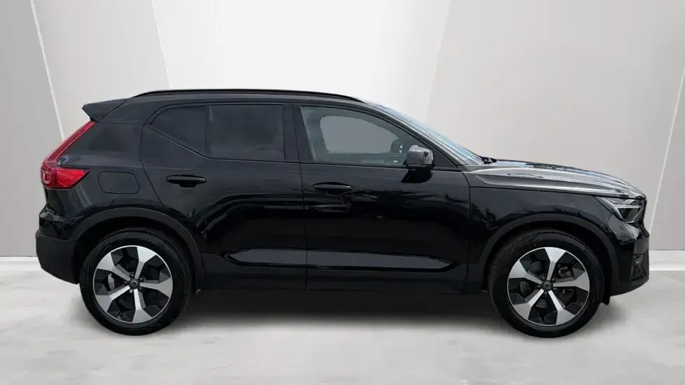 Used Volvo XC40 Plus 194 HP (142 kW) 2025 Black SUV