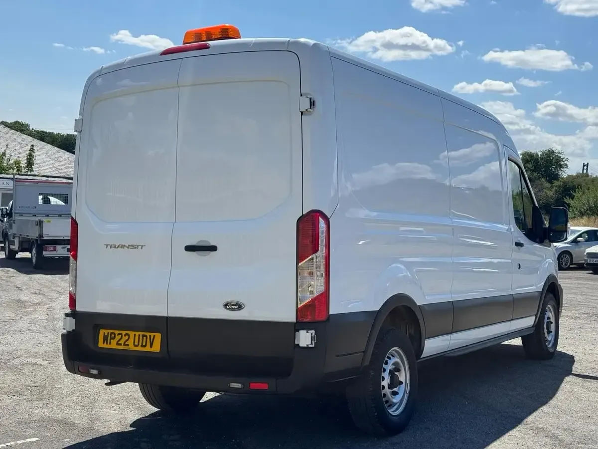 Used Ford Transit 105 HP (77 kW) 2022 White Van