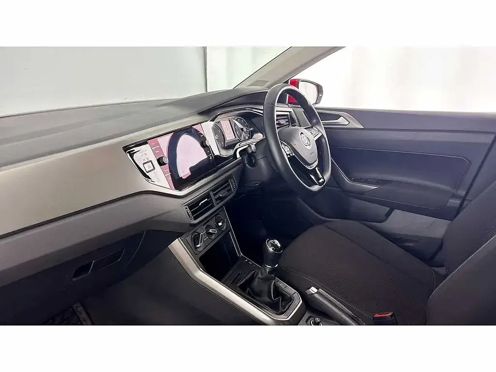 Used VW Polo SE 95 HP (69 kW) 2018 Red Hatchback