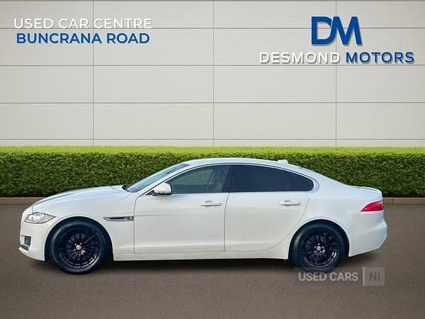 Used Jaguar XF Prestige 180 HP (132 kW) 2016 White Sedan