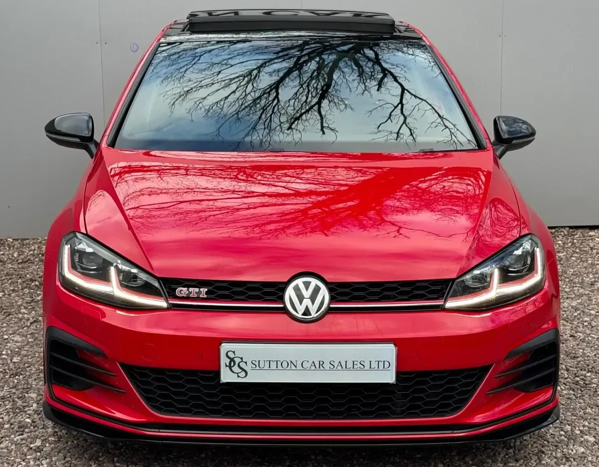 Używany VW Golf VII GTI 290 KM (213 kW) 2019 Czerwony Hatchback
