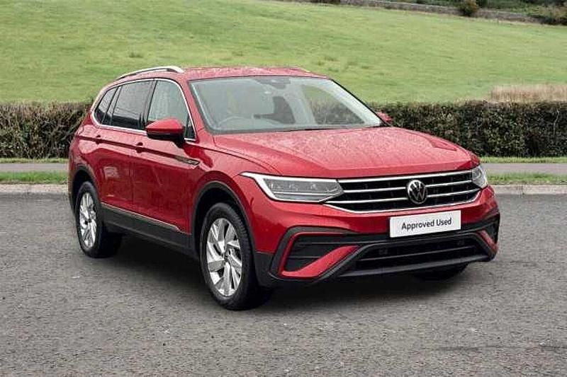 Used VW Tiguan Allspace Life 150 HP (110 kW) 2022 Red SUV