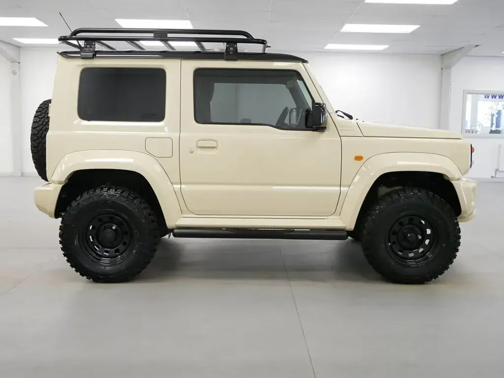 Used Suzuki Jimny 100 HP (73 kW) 2024 Beige SUV