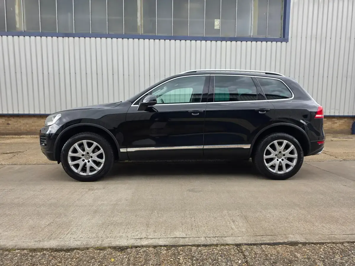 Used VW Touareg SE 240 HP (176 kW) 2011 Black SUV