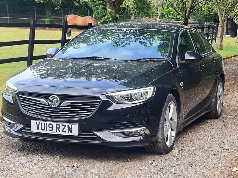 Used Vauxhall Insignia SRi 165 HP (121 kW) 2019 Black Hatchback