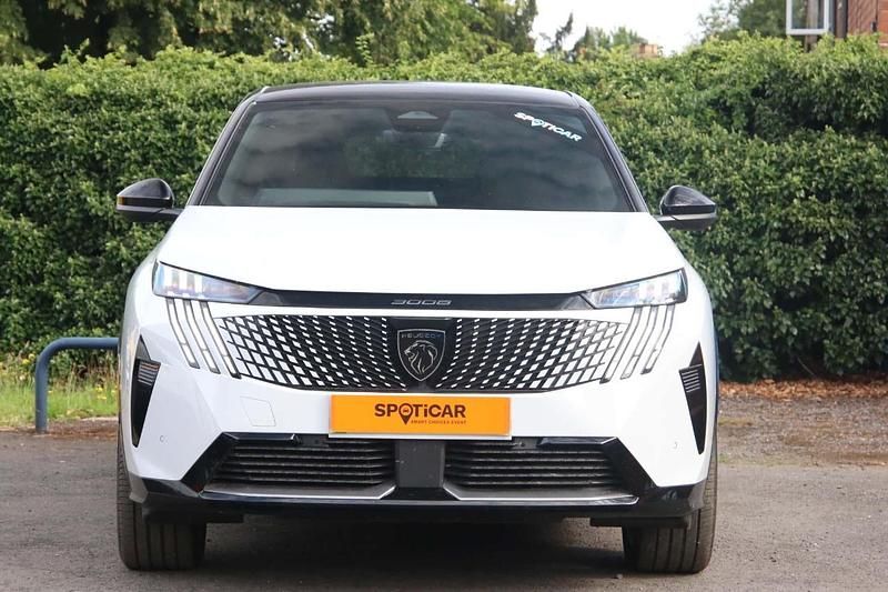 White Used 2024 Peugeot e-3008 GT SUV | £25,792 - Image 1/4