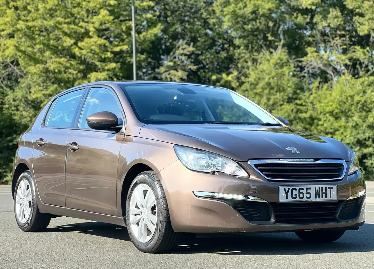 Used Peugeot 308 Active 120 HP (88 kW) 2015 Brown Hatchback