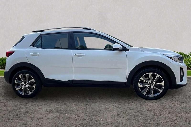 Used Kia Stonic 100 HP (73 kW) 2019 White SUV