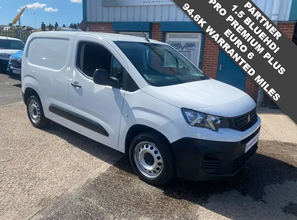 Used Peugeot Partner Premium 100 HP (73 kW) 2023 White MPV