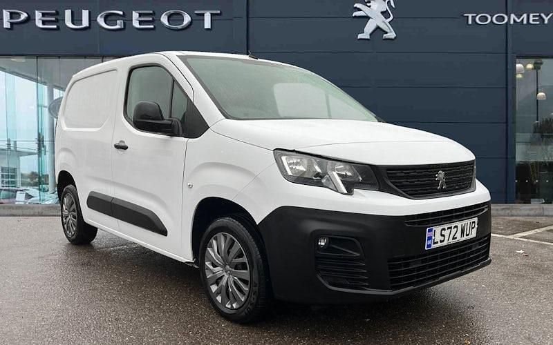 White Used 2022 Peugeot Partner Premium MPV | £12,495 (Fair price) - Image 1/4