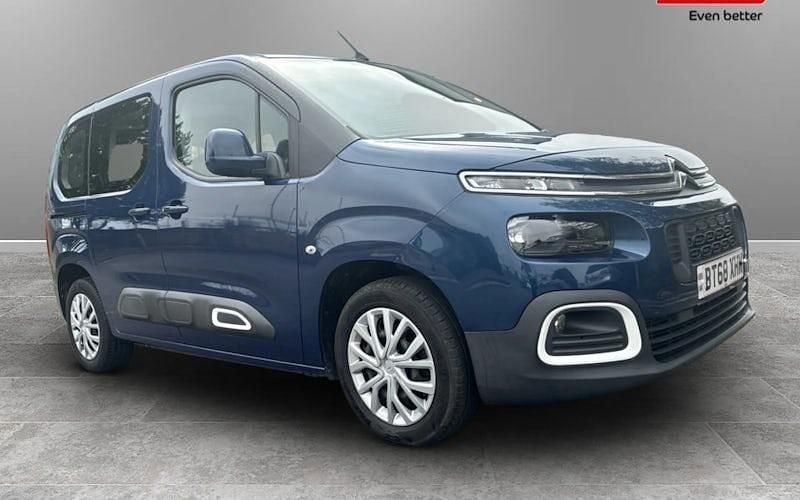 Second-hand Citroën Berlingo Feel 131 CP (96 kW) 2023 Monovolum