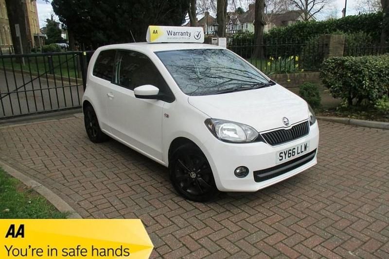 Used Skoda Citigo Colour Edition 59 HP (43 kW) 2016 Pearl white Hatchback