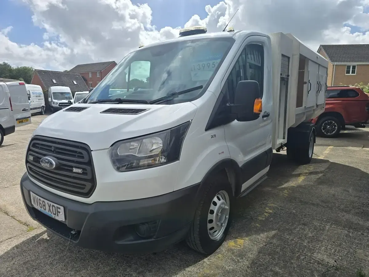 Used Ford Transit 130 HP (95 kW) 2018 White Cabriolet