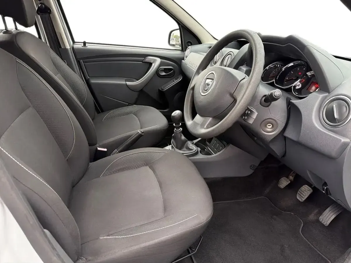 Used Dacia Duster Ambiance 108 HP (79 kW) 2017 White SUV