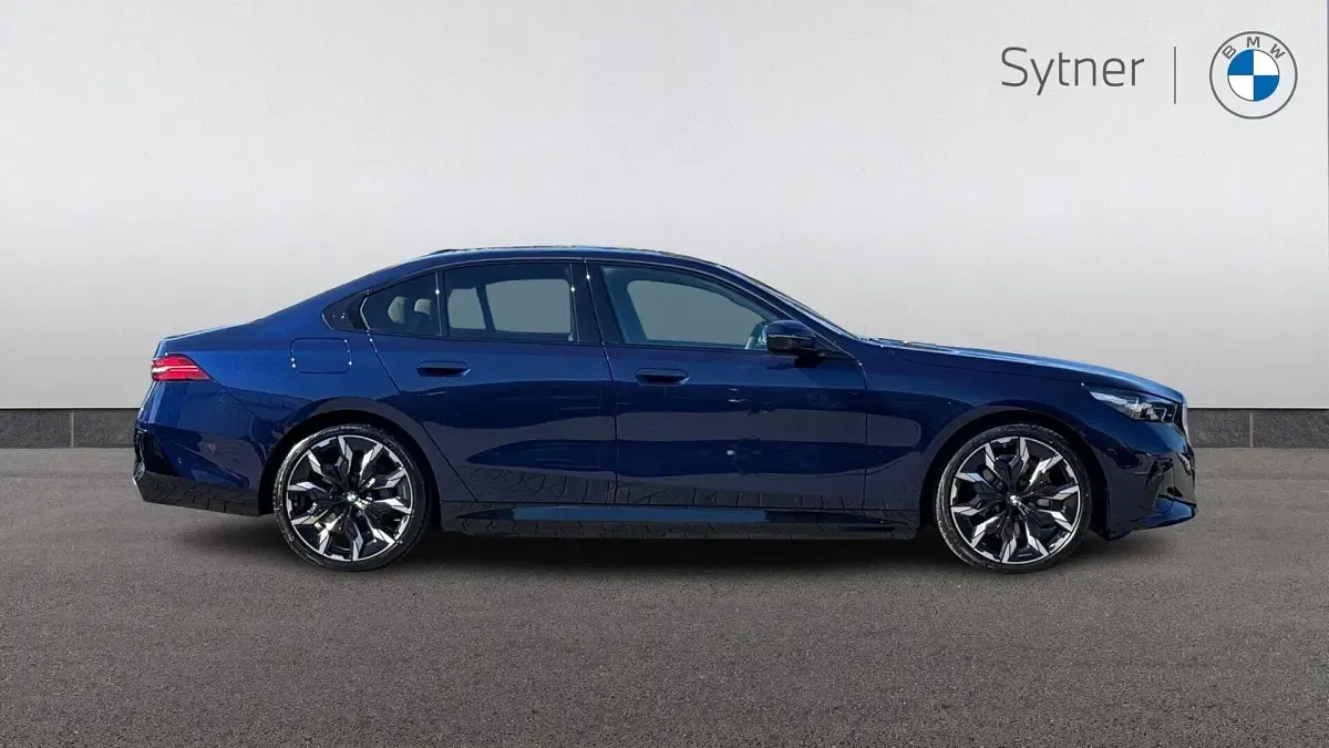 Used BMW 530e M Sport 295 HP (216 kW) 2026 Blue