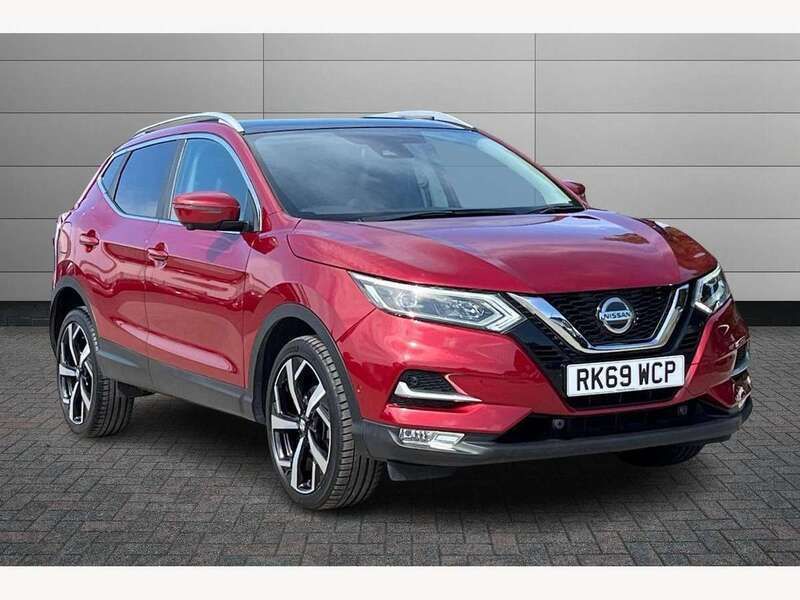 Red Used 2019 Nissan Qashqai Tekna SUV | £18,150 (Fair price) - Image 1/4