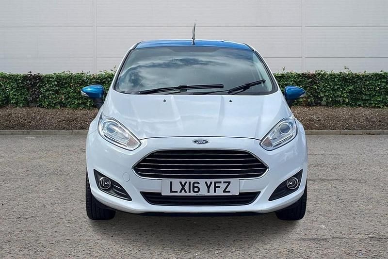 Usado Ford Fiesta Zetec 2016 Branco Citadino