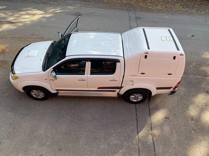 Used Toyota HiLux 2008 White Pickup
