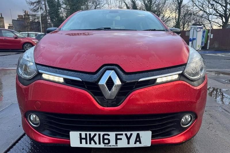 Red Used 2016 Renault Clio IV Dynamique Hatchback | £6,495 (Fair price) - Image 1/1